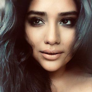 Meet your Posher, Mitzi